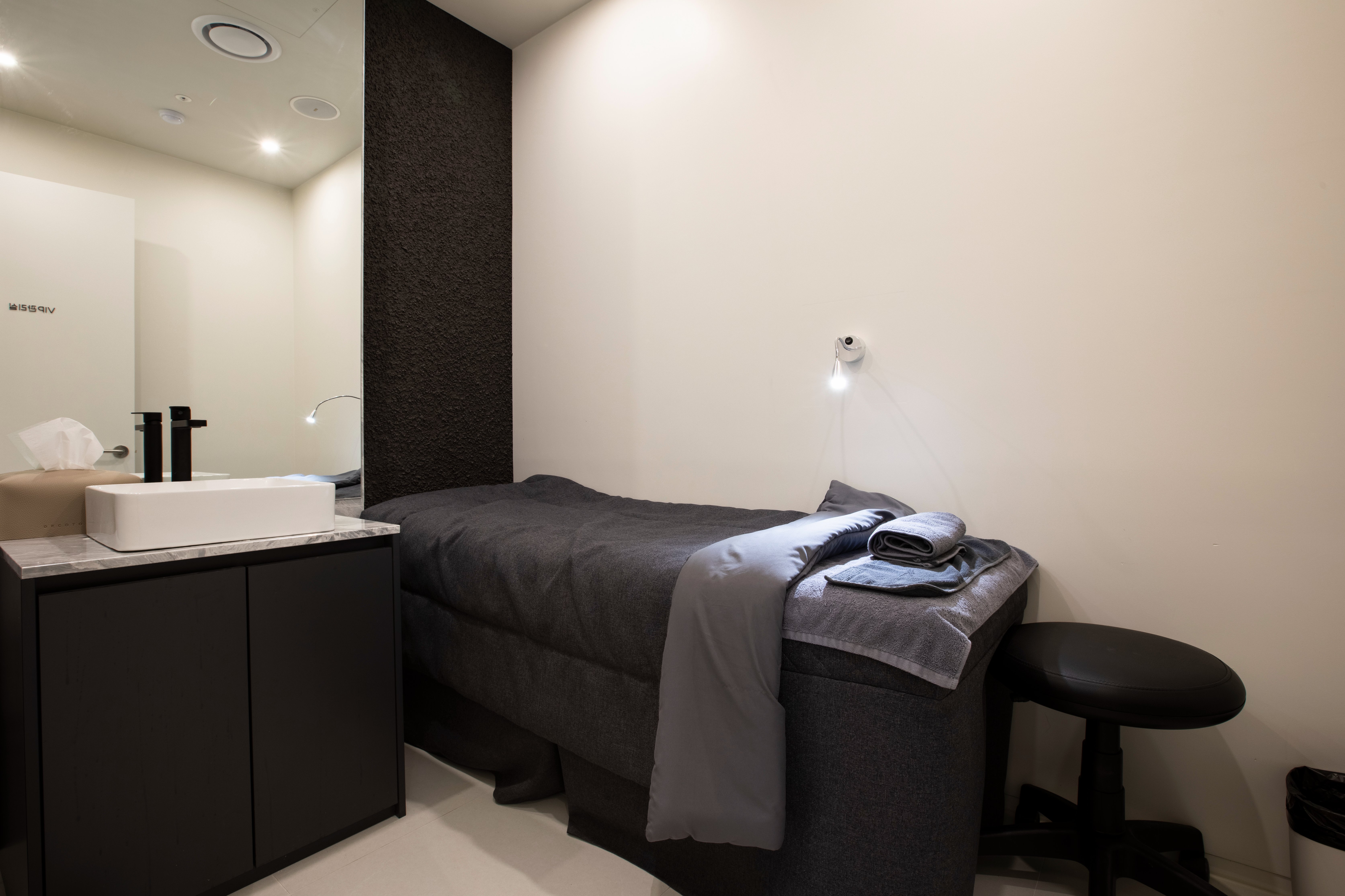 foreigner friendly dermatology clinic Seoul
